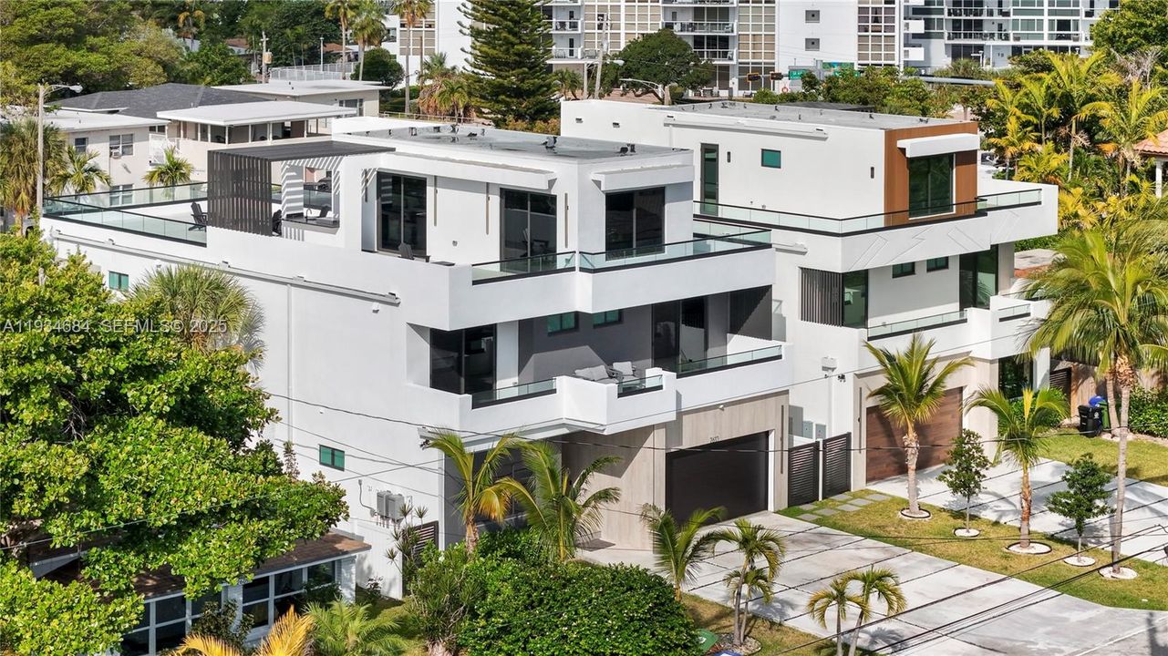 : $4,850,000 (5 贝兹, 6 浴室, 0 平方英尺)