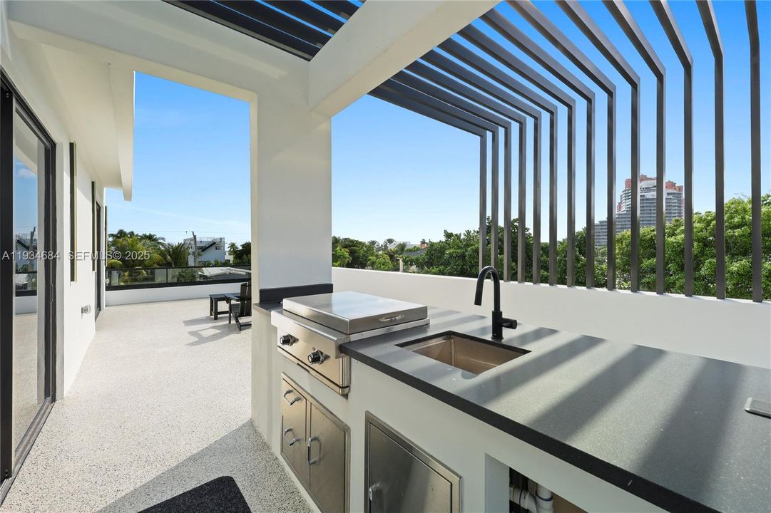 : $4,850,000 (5 贝兹, 6 浴室, 0 平方英尺)