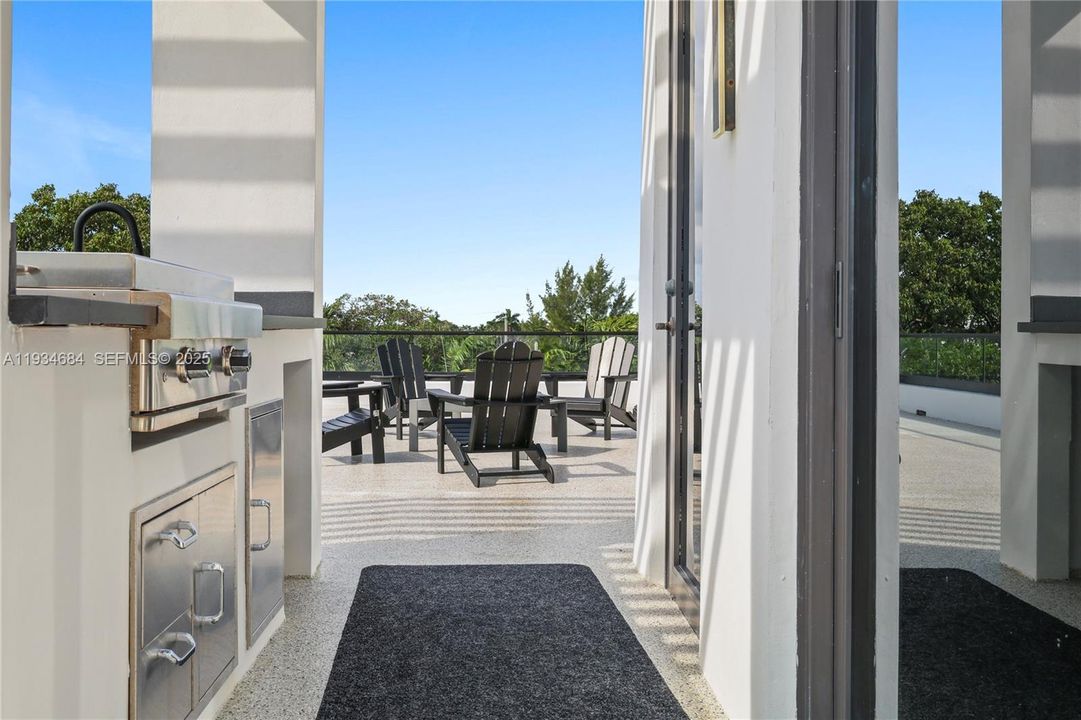 : $4,850,000 (5 贝兹, 6 浴室, 0 平方英尺)