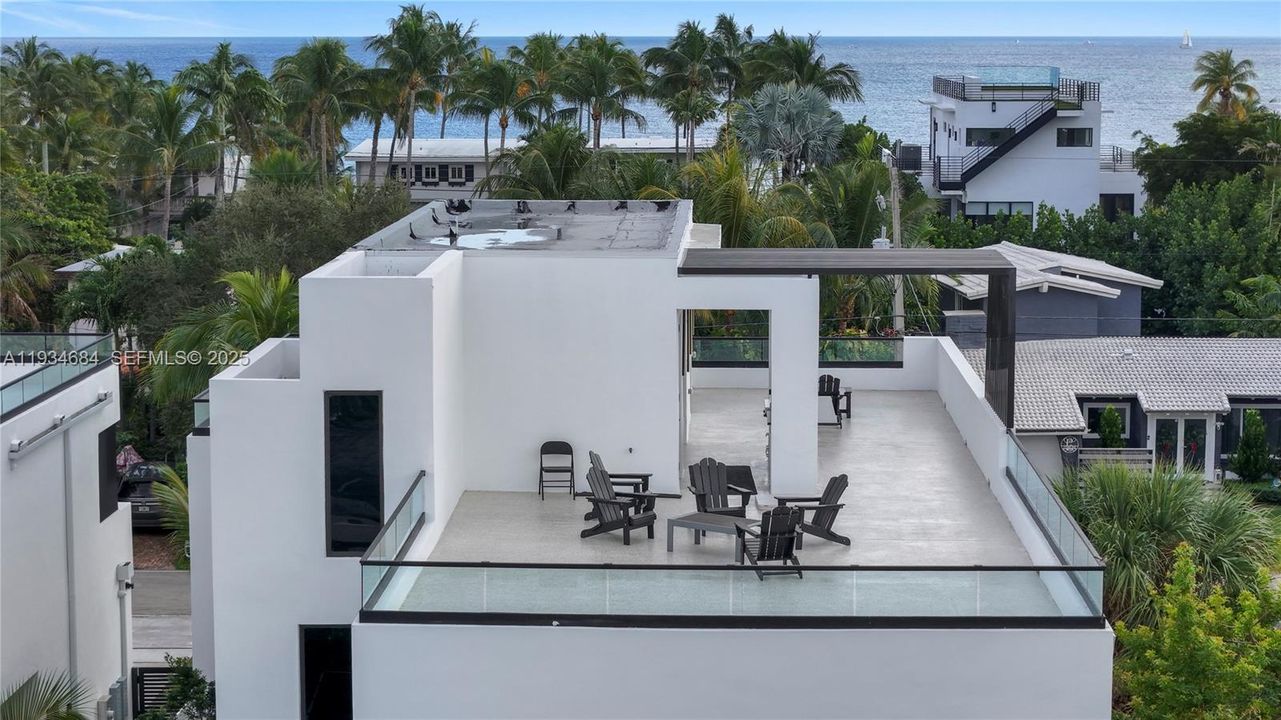 : $4,850,000 (5 贝兹, 6 浴室, 0 平方英尺)