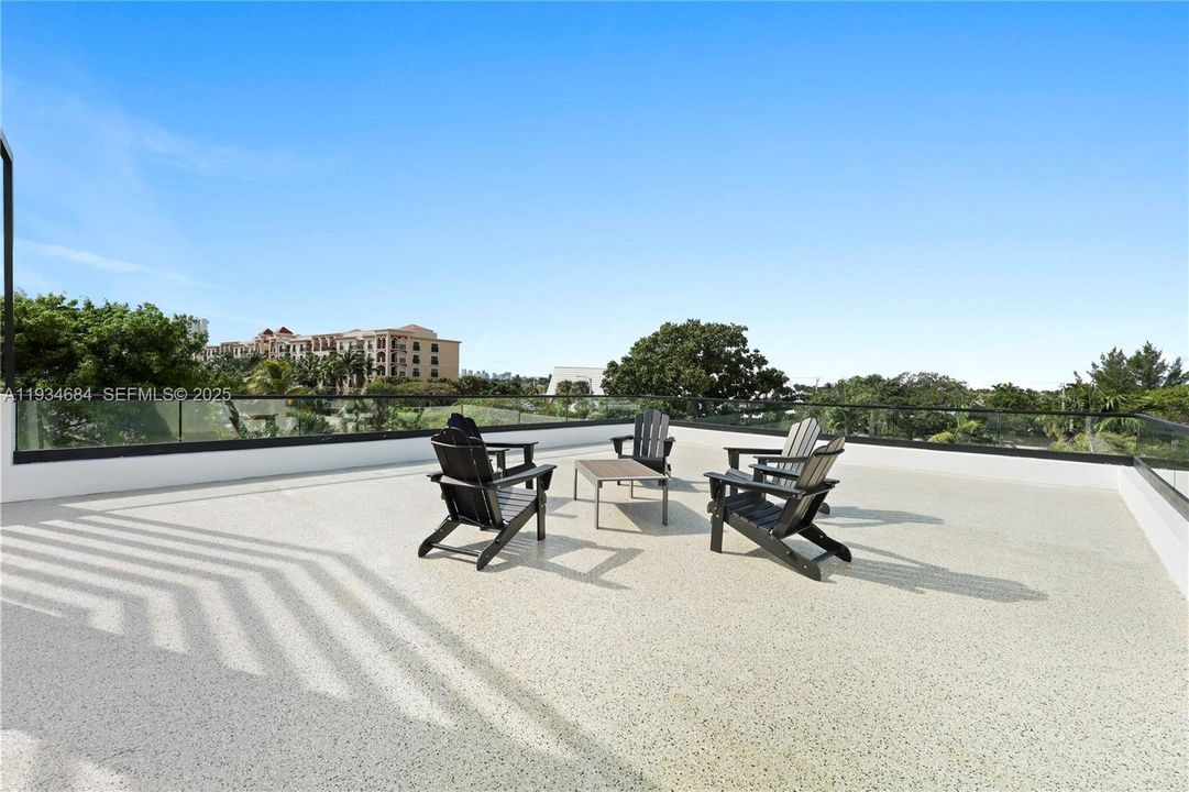 : $4,850,000 (5 贝兹, 6 浴室, 0 平方英尺)