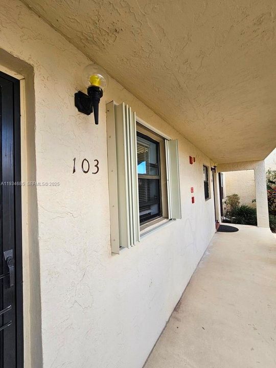 For Sale: $70,000 (2 beds, 2 baths, 790 Square Feet)