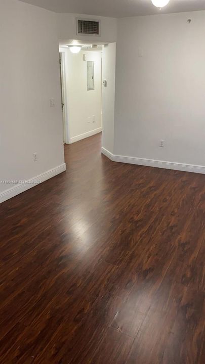 For Rent: $2,000 (2 beds, 2 baths, 809 Square Feet)