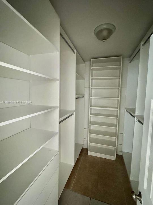 出租: $2,000 (1 贝兹, 1 浴室, 900 平方英尺)