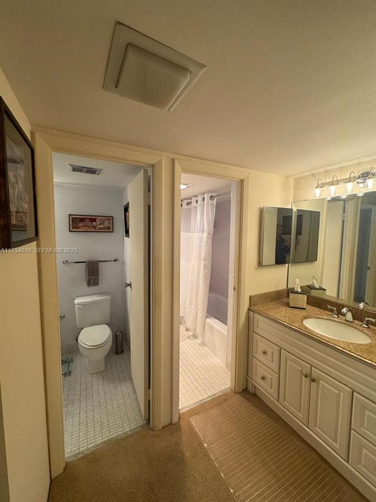 На продажу: $215,000 (1 спален, 1 ванн, 913 Квадратных фут)