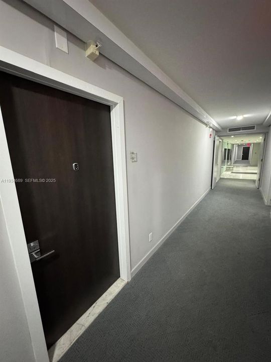 На продажу: $215,000 (1 спален, 1 ванн, 913 Квадратных фут)