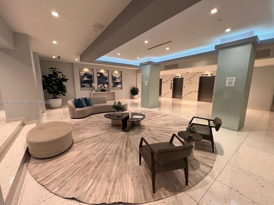 На продажу: $215,000 (1 спален, 1 ванн, 913 Квадратных фут)