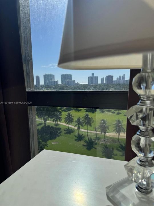 На продажу: $215,000 (1 спален, 1 ванн, 913 Квадратных фут)