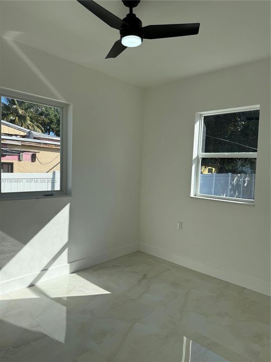En Venta: $590,000 (3 camas, 2 baños, 0 Pies cuadrados)