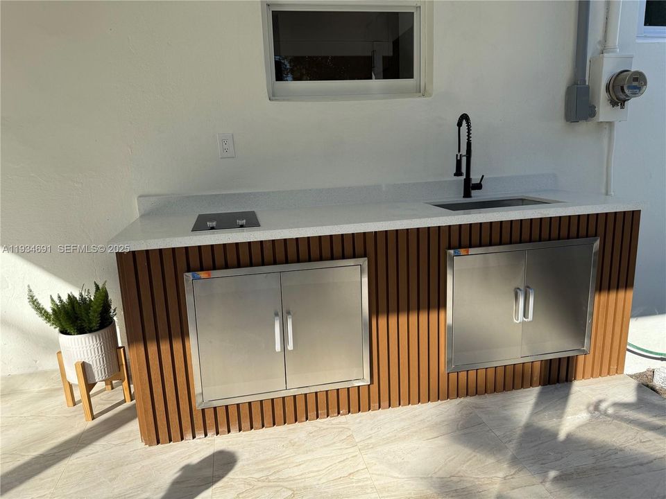 En Venta: $590,000 (3 camas, 2 baños, 0 Pies cuadrados)