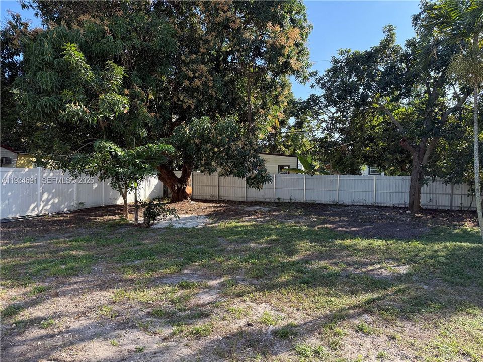 En Venta: $590,000 (3 camas, 2 baños, 0 Pies cuadrados)