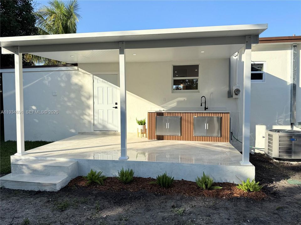 En Venta: $590,000 (3 camas, 2 baños, 0 Pies cuadrados)