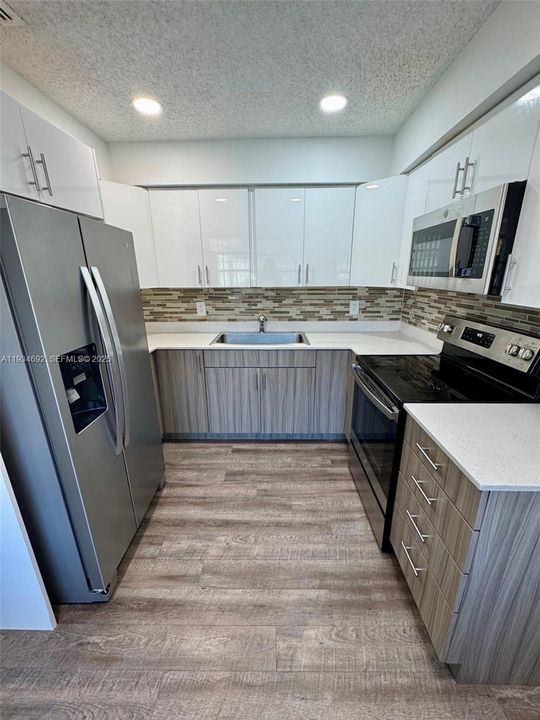 出租: $2,400 (2 贝兹, 2 浴室, 1869 平方英尺)