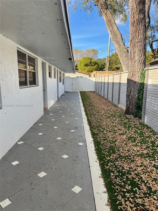 出租: $2,400 (2 贝兹, 2 浴室, 1869 平方英尺)