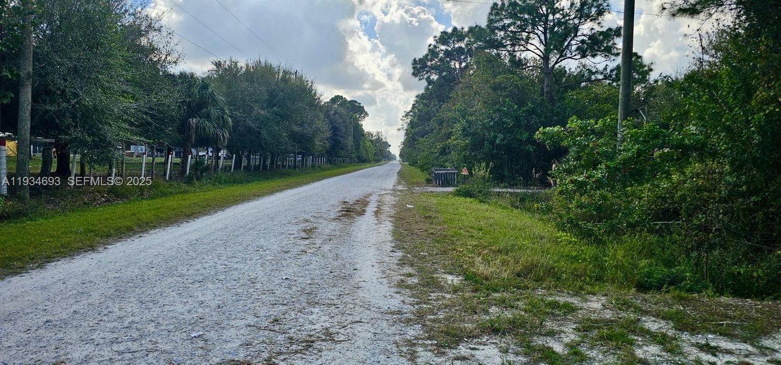 На продажу: $70,000 (1.25 acres)