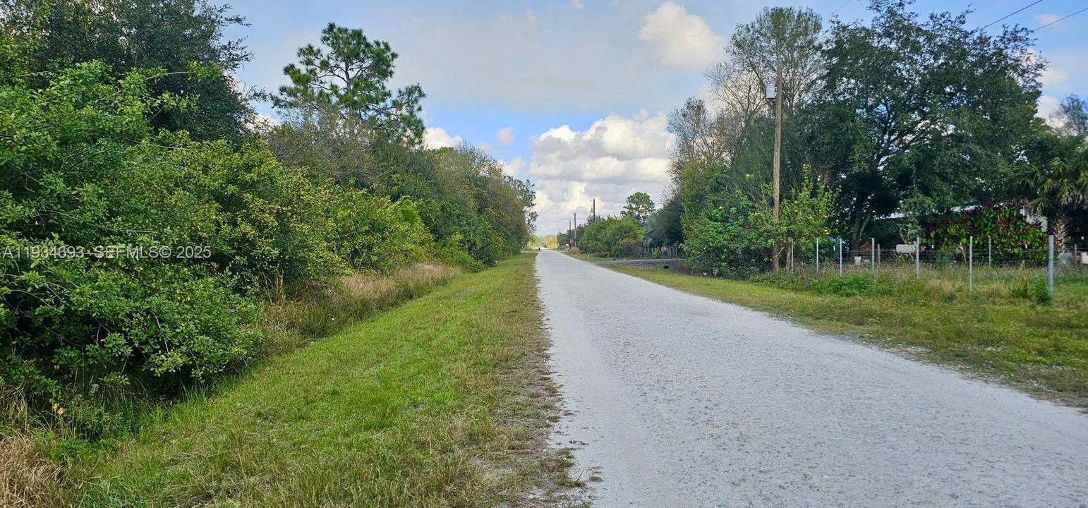 На продажу: $70,000 (1.25 acres)