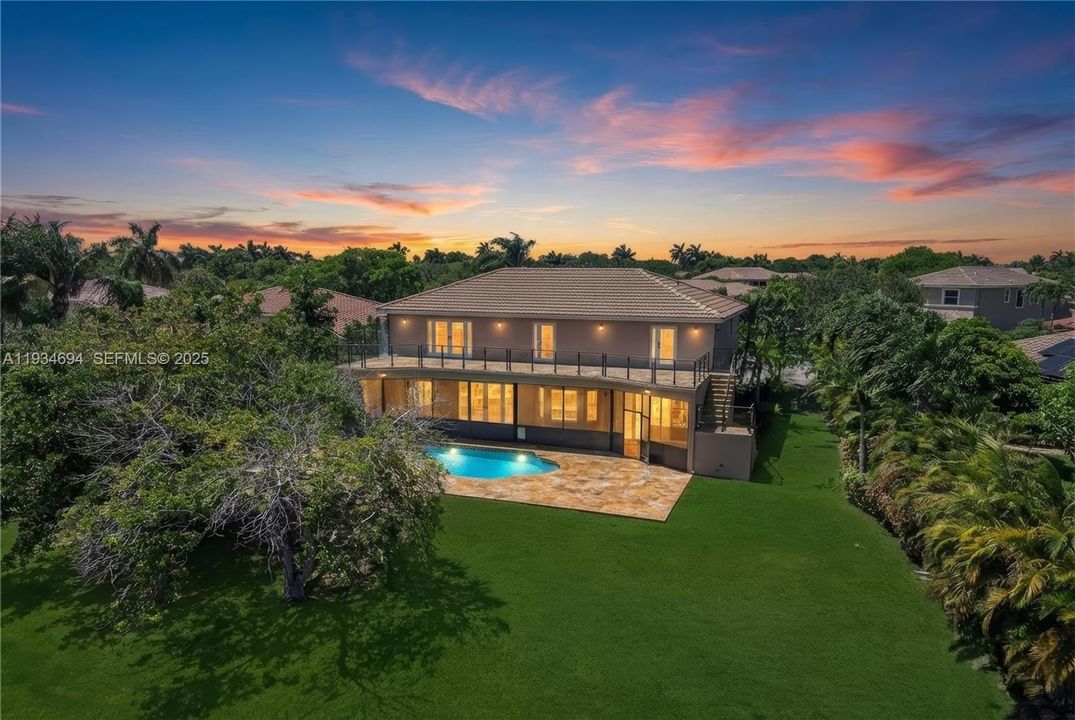 For Sale: $899,900 (5 beds, 3 baths, 2858 Square Feet)