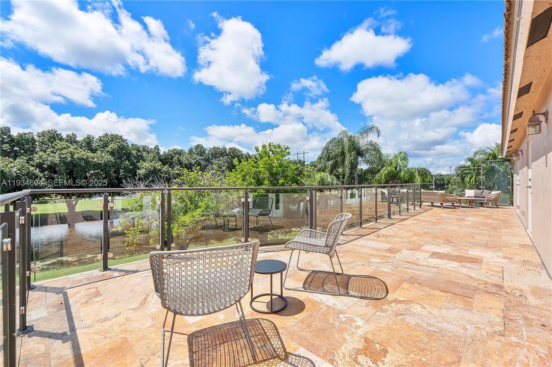 For Sale: $899,900 (5 beds, 3 baths, 2858 Square Feet)