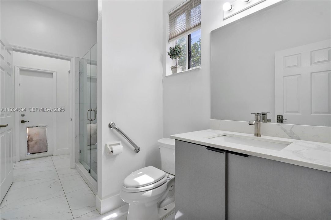 For Sale: $899,900 (5 beds, 3 baths, 2858 Square Feet)