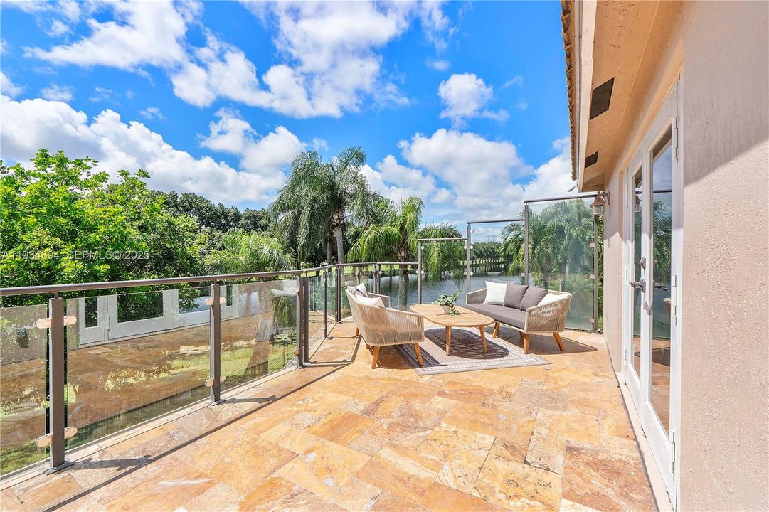 For Sale: $899,900 (5 beds, 3 baths, 2858 Square Feet)