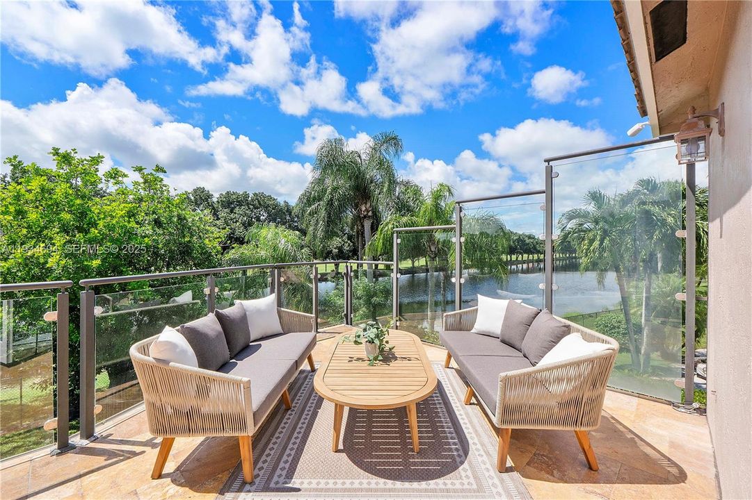 For Sale: $899,900 (5 beds, 3 baths, 2858 Square Feet)