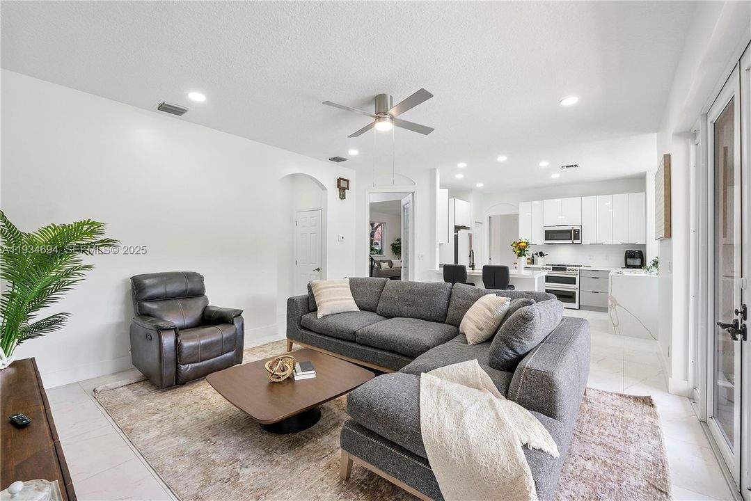 For Sale: $899,900 (5 beds, 3 baths, 2858 Square Feet)