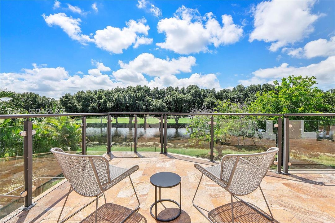 For Sale: $899,900 (5 beds, 3 baths, 2858 Square Feet)