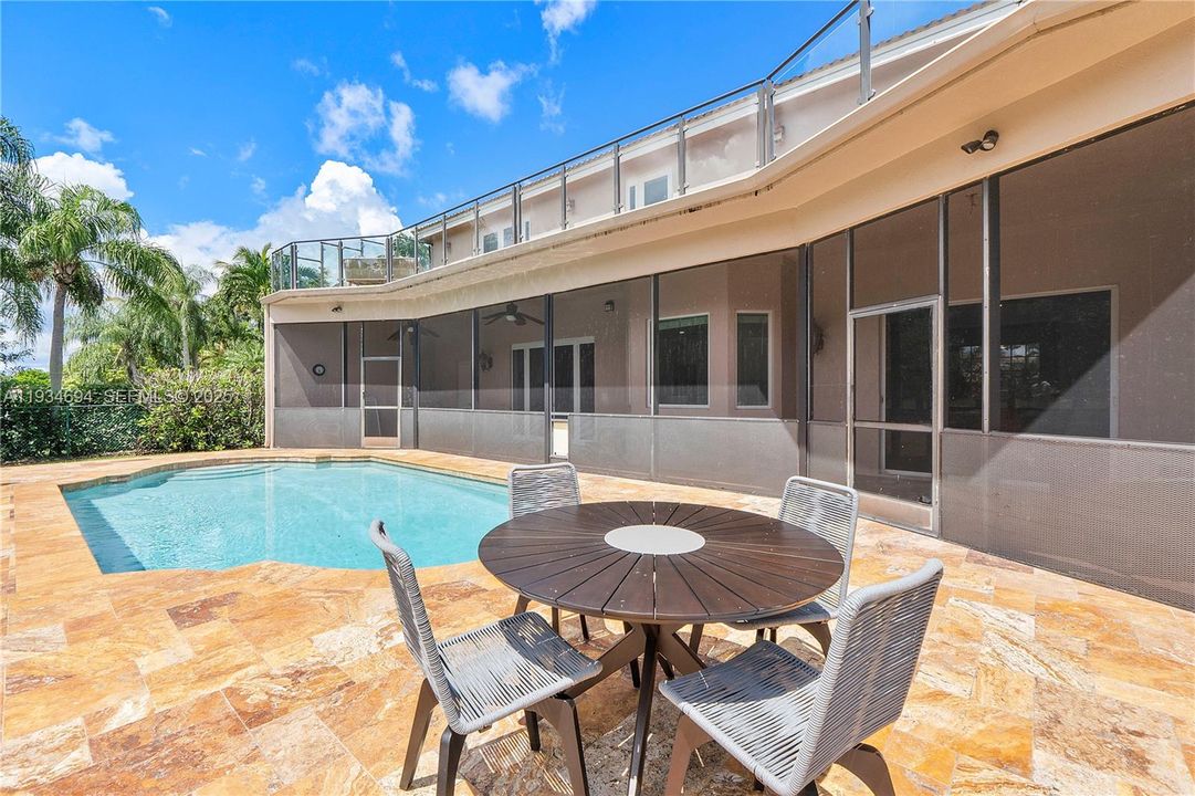 For Sale: $899,900 (5 beds, 3 baths, 2858 Square Feet)