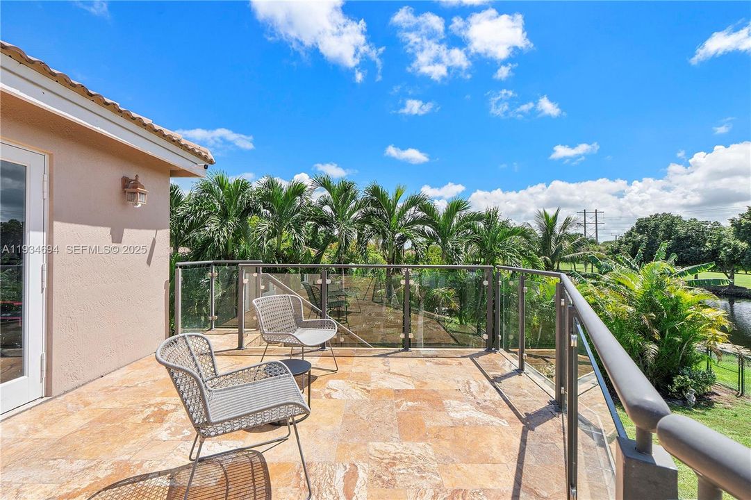 For Sale: $899,900 (5 beds, 3 baths, 2858 Square Feet)