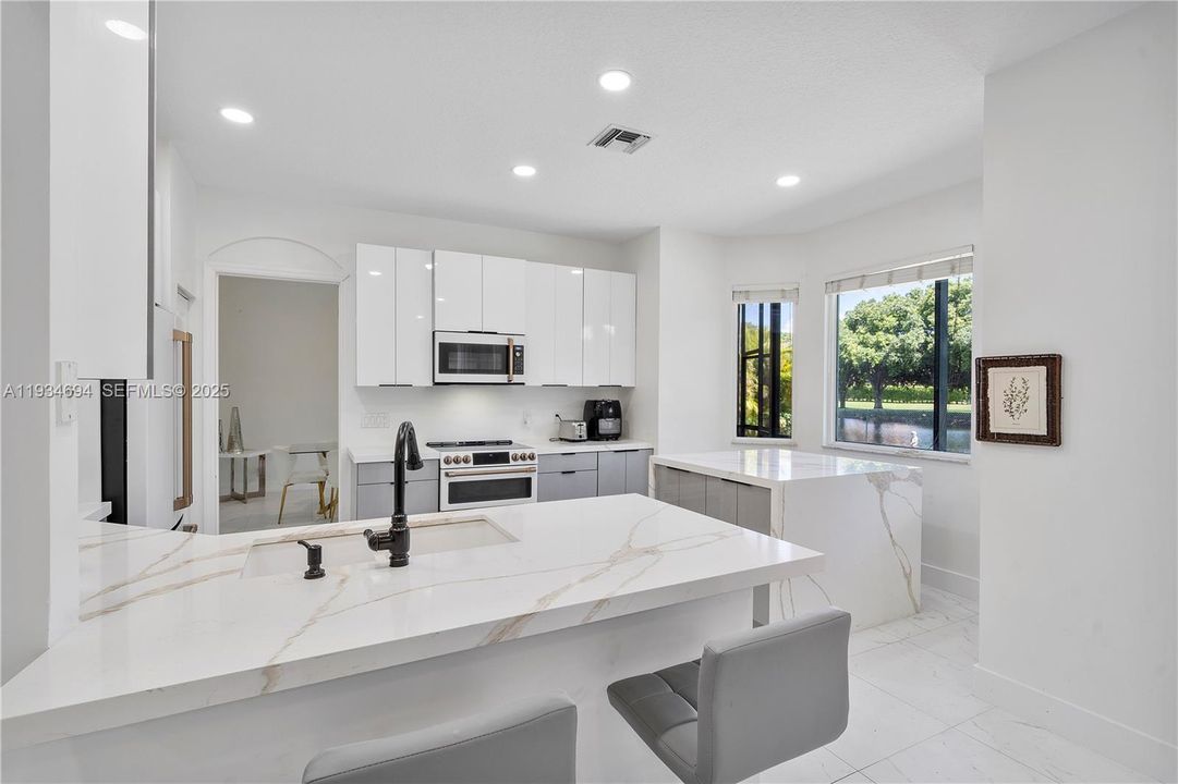 For Sale: $899,900 (5 beds, 3 baths, 2858 Square Feet)