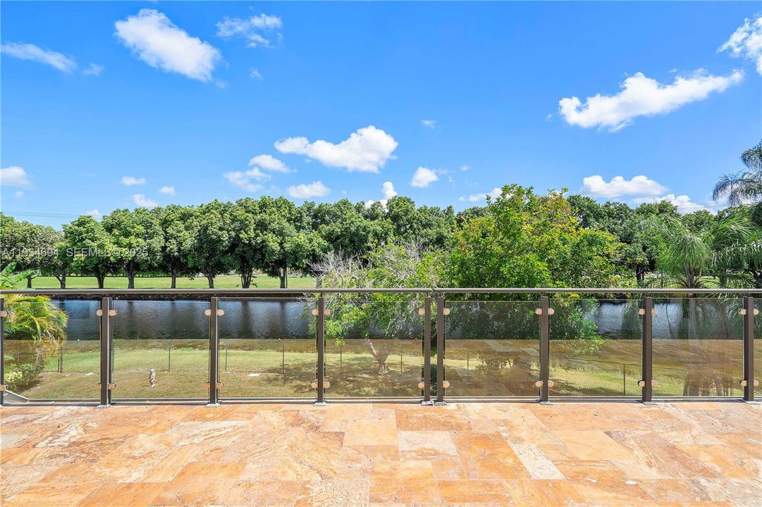 For Sale: $899,900 (5 beds, 3 baths, 2858 Square Feet)