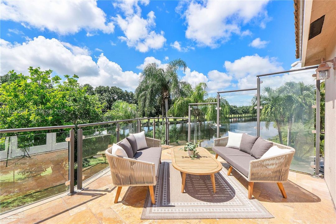 For Sale: $899,900 (5 beds, 3 baths, 2858 Square Feet)