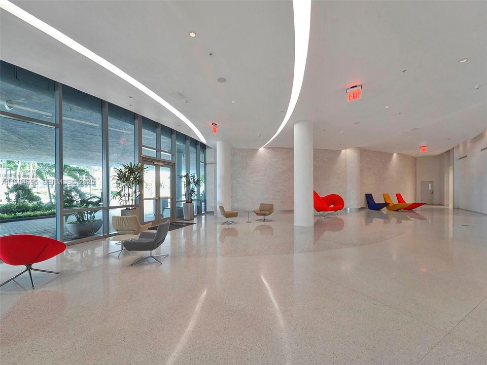 出租: $4,900 (2 贝兹, 2 浴室, 1449 平方英尺)