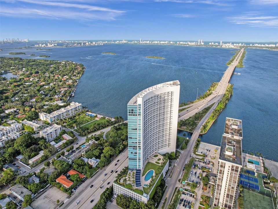 出租: $4,900 (2 贝兹, 2 浴室, 1449 平方英尺)