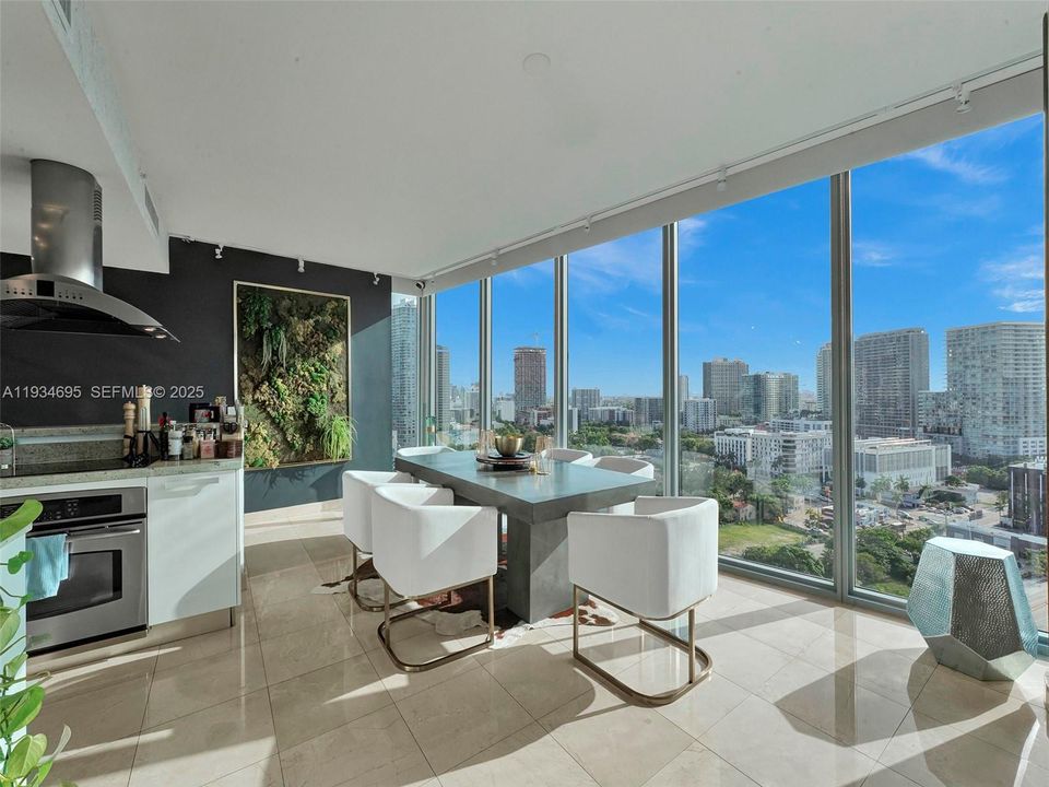 出租: $4,900 (2 贝兹, 2 浴室, 1449 平方英尺)