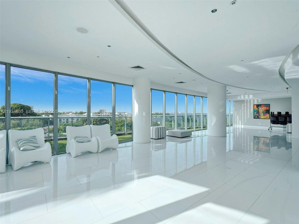 出租: $4,900 (2 贝兹, 2 浴室, 1449 平方英尺)