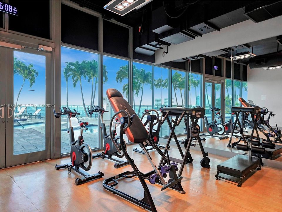 出租: $4,900 (2 贝兹, 2 浴室, 1449 平方英尺)