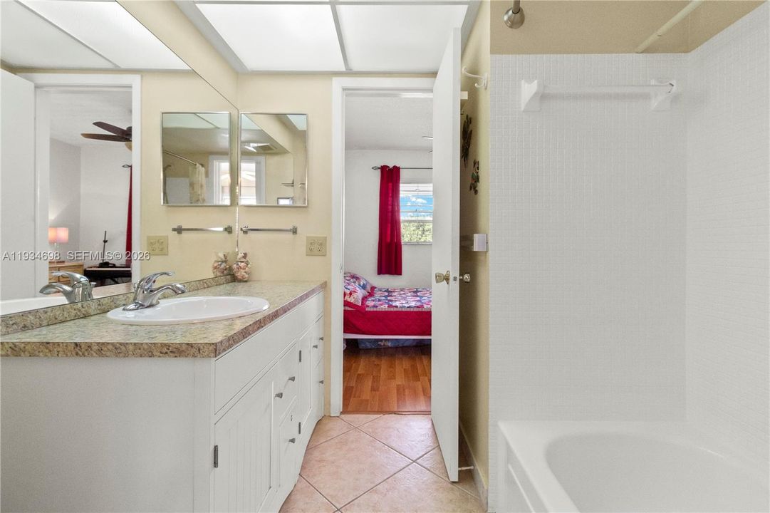 En Venta: $112,000 (2 camas, 1 baños, 750 Pies cuadrados)