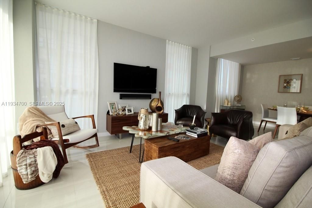 En Renta: $4,200 (3 camas, 3 baños, 1684 Pies cuadrados)