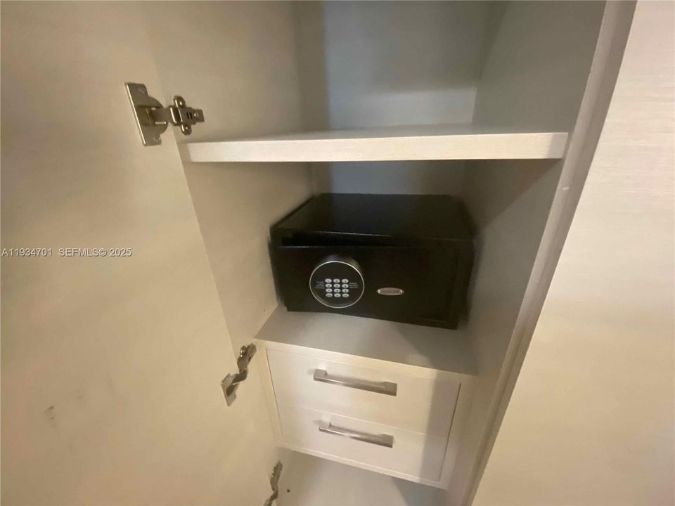 На продажу: $430,000 (1 спален, 1 ванн, 730 Квадратных фут)