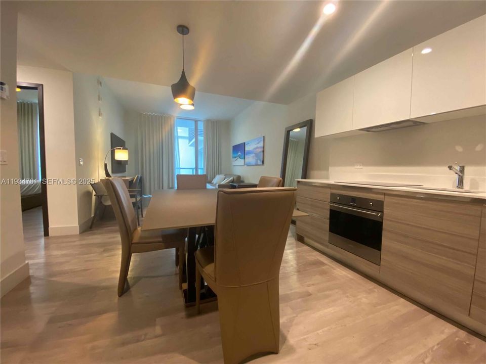 На продажу: $430,000 (1 спален, 1 ванн, 730 Квадратных фут)