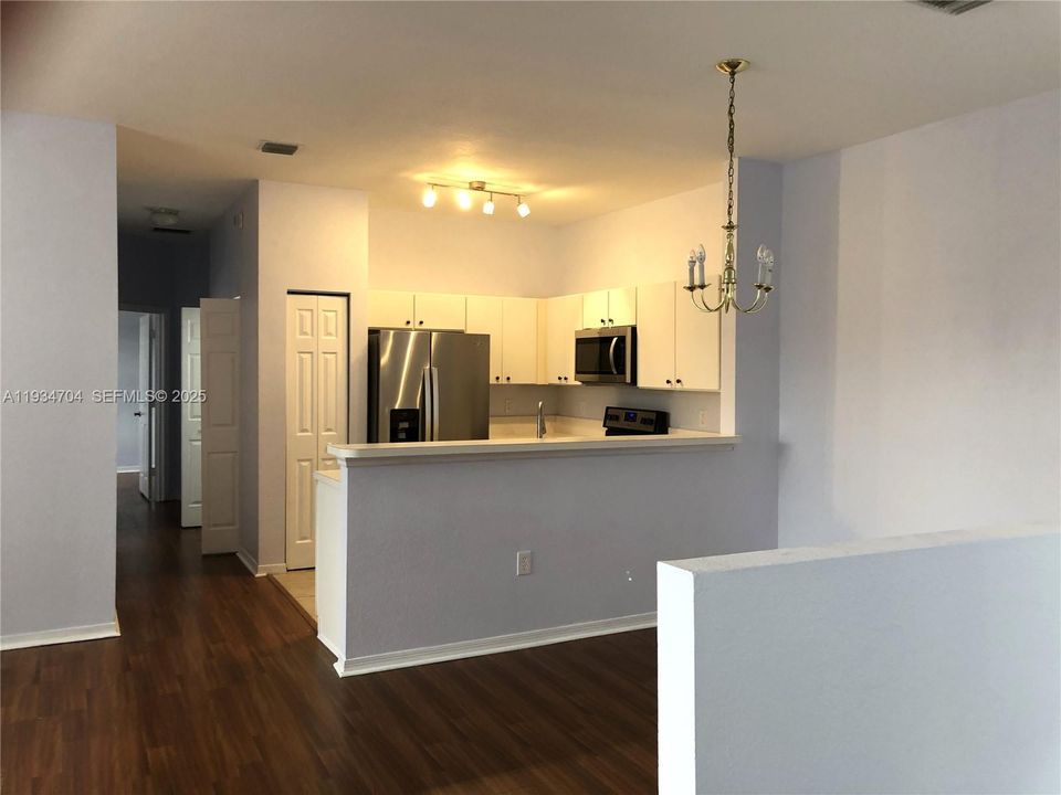 出租: $2,600 (2 贝兹, 2 浴室, 1036 平方英尺)