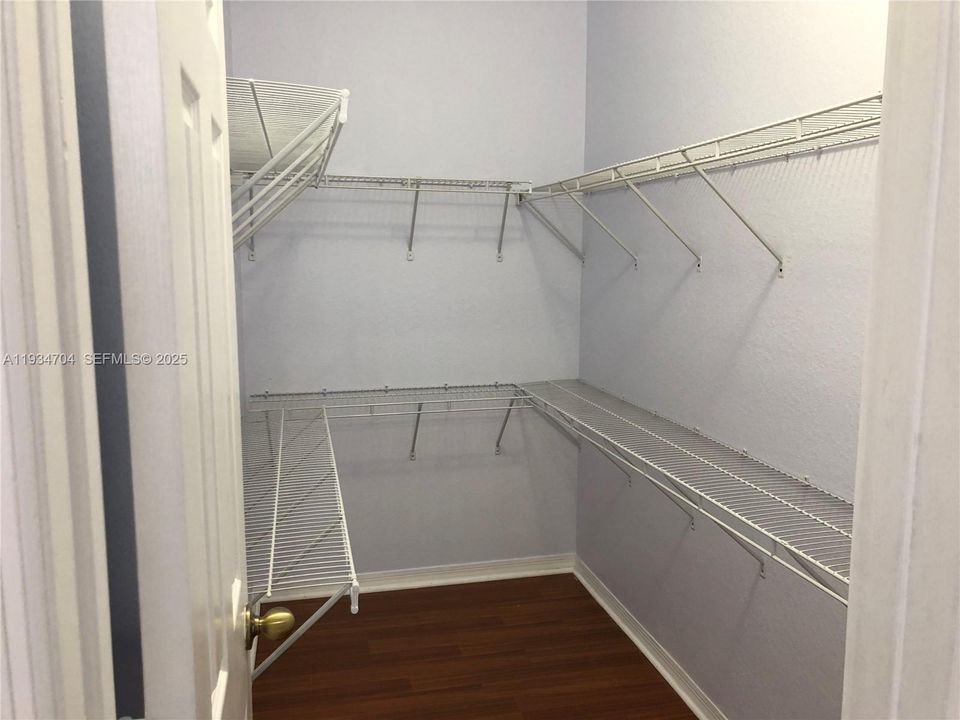 出租: $2,600 (2 贝兹, 2 浴室, 1036 平方英尺)