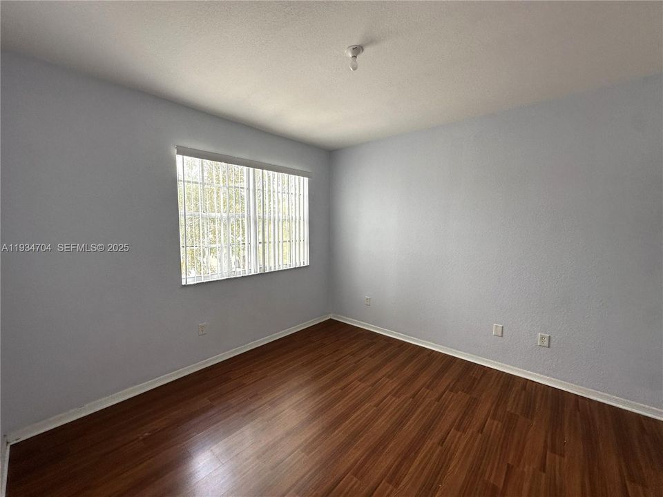 出租: $2,600 (2 贝兹, 2 浴室, 1036 平方英尺)