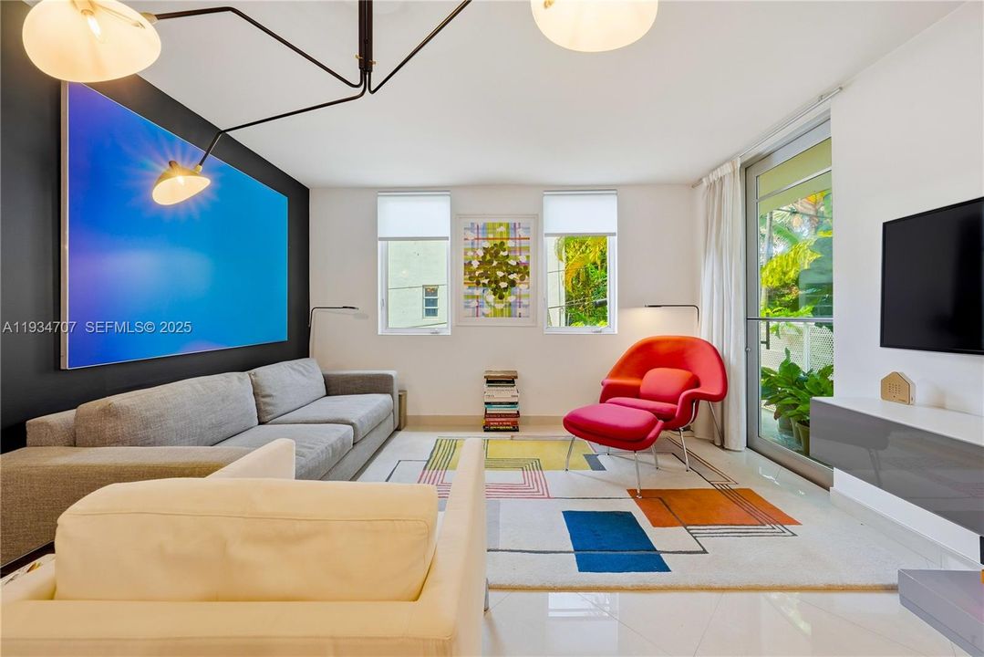 待售: $635,000 (2 贝兹, 2 浴室, 913 平方英尺)