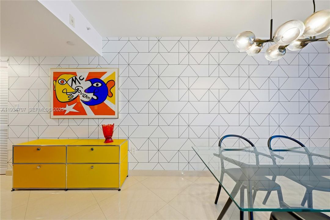 待售: $635,000 (2 贝兹, 2 浴室, 913 平方英尺)