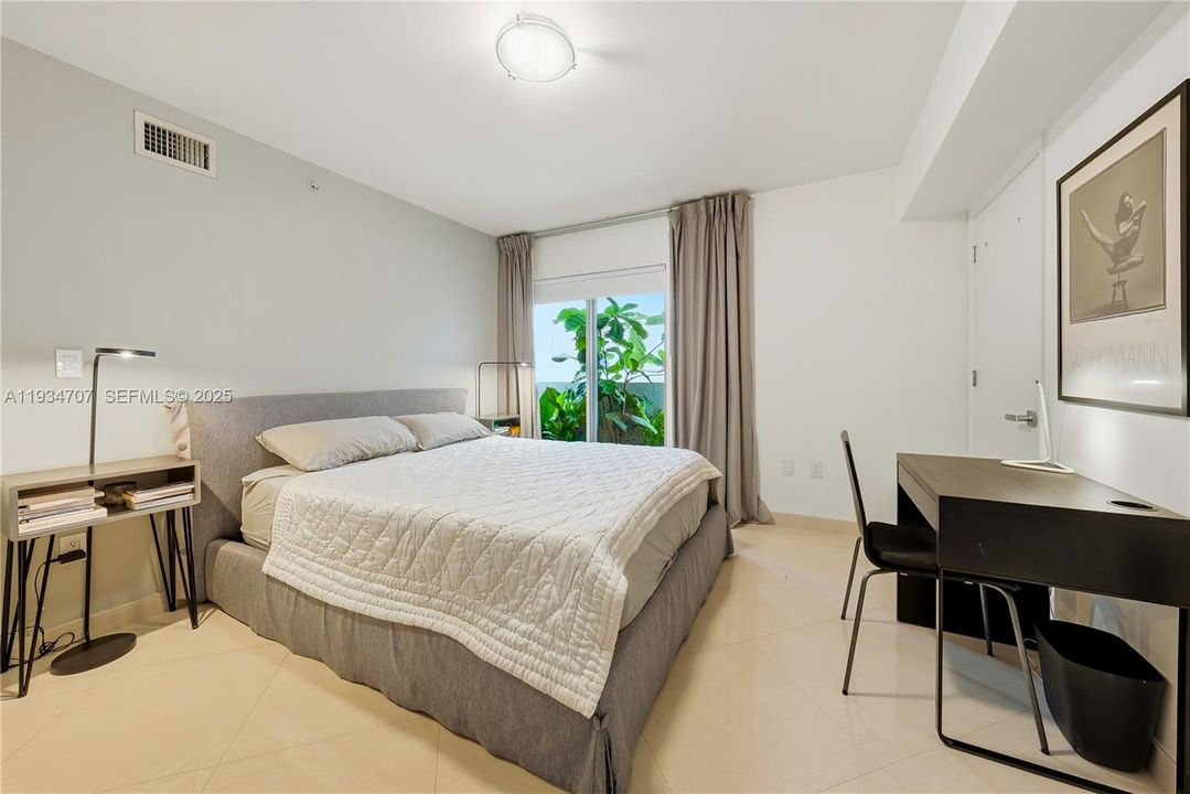 待售: $635,000 (2 贝兹, 2 浴室, 913 平方英尺)