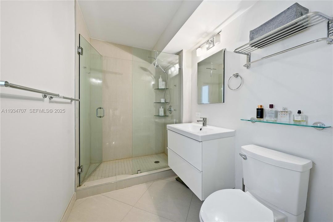 待售: $635,000 (2 贝兹, 2 浴室, 913 平方英尺)