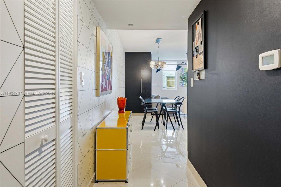 待售: $635,000 (2 贝兹, 2 浴室, 913 平方英尺)