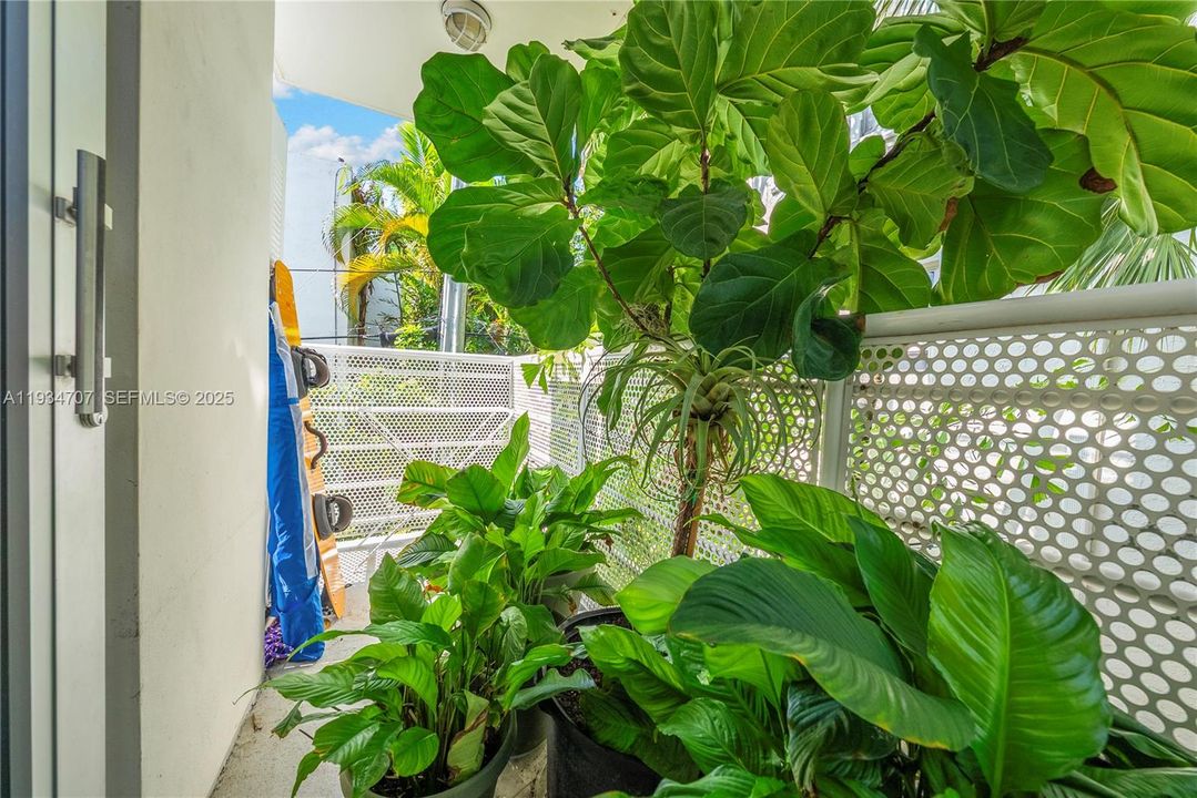 待售: $635,000 (2 贝兹, 2 浴室, 913 平方英尺)